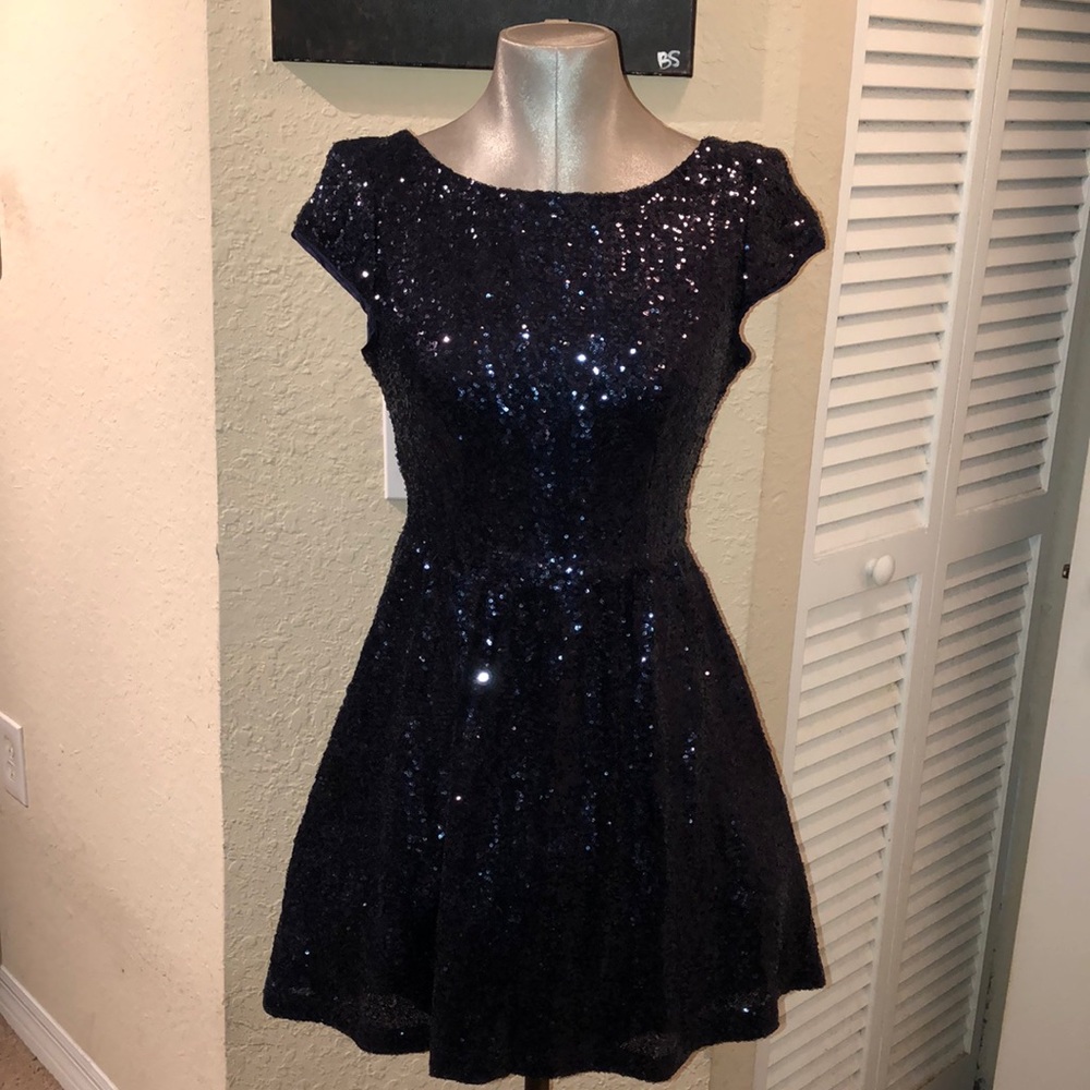 Navy sequin dress - B.Darlin - Size 7/8 (EUC)